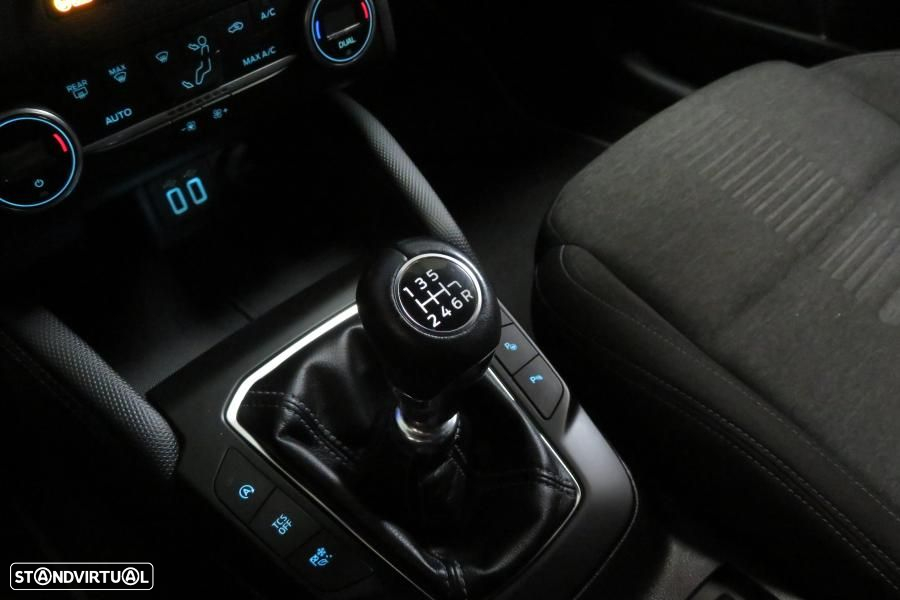 Ford Focus 1.0 EcoBoost Active X - 31