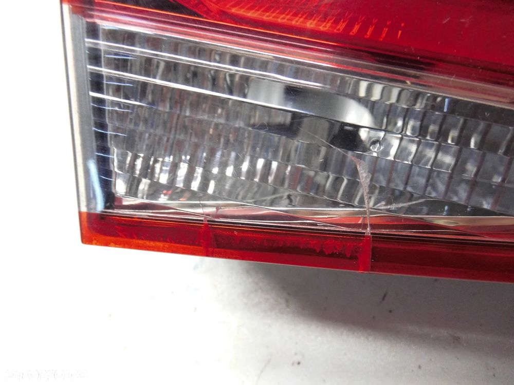 LAMPA W KLAPĘ HYUNDAI I40 LIFT KOMBI LEWA TYLNA ORYGINAŁ - 4