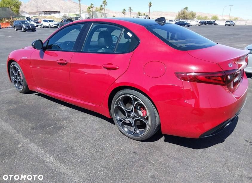 Alfa Romeo Giulia 2.0 Turbo 16V AT8 Veloce Ti - 4