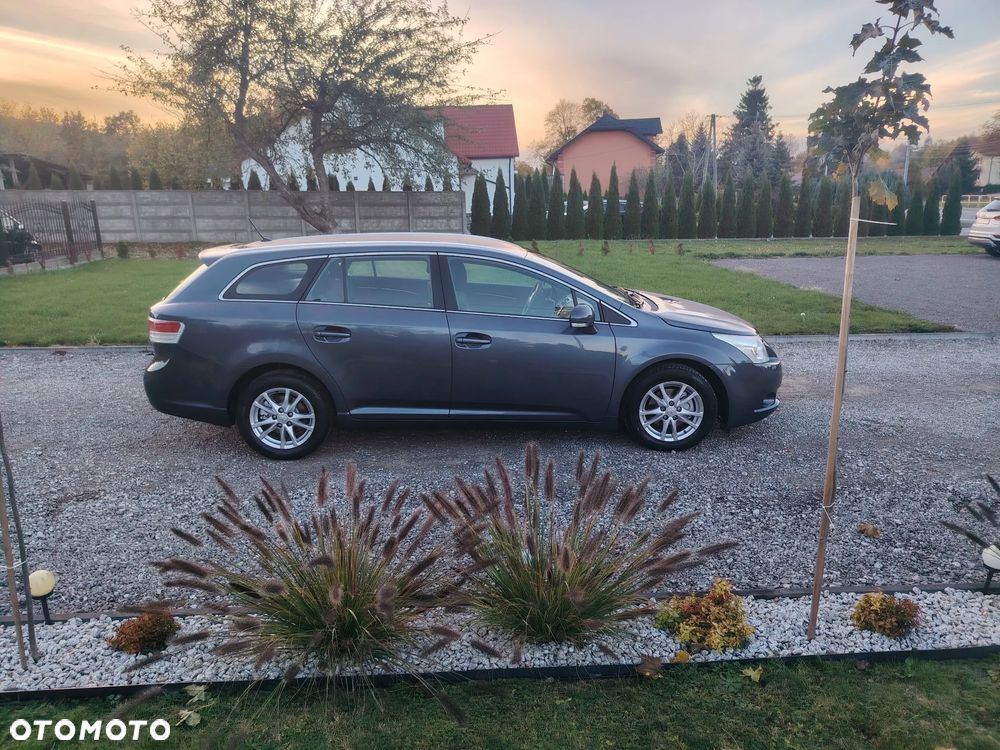 Toyota Avensis 2010 photo 5