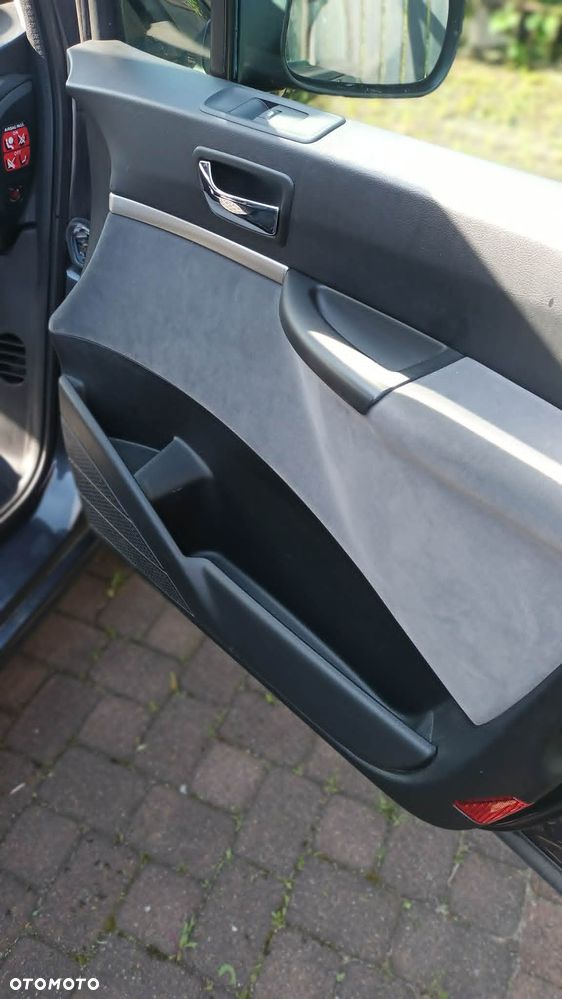 Peugeot 807 - 12