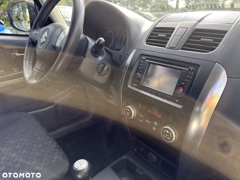 Suzuki SX4 Classic 1.6 VVT 4x4 Comfort - 22
