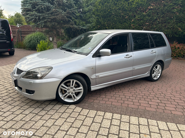 Mitsubishi Lancer Kombi 1.6 Intense