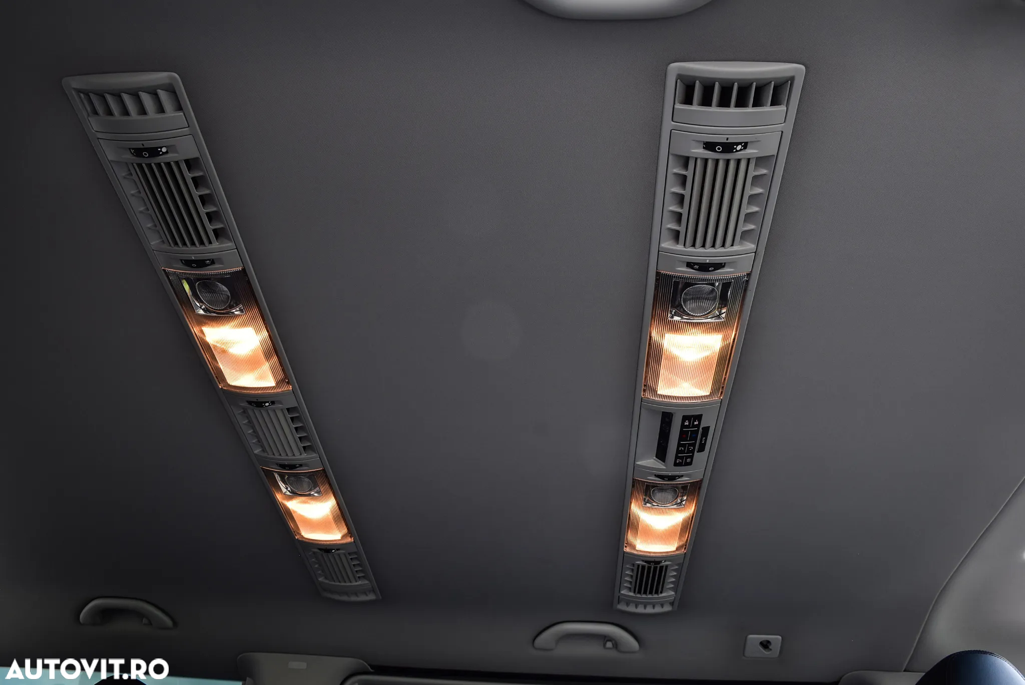 Volkswagen Multivan - 29