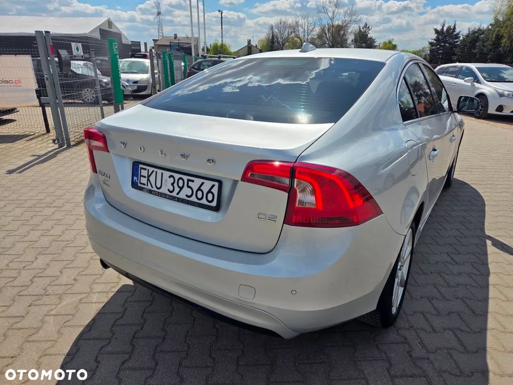 Volvo S60 D2 Drive-E Momentum - 10