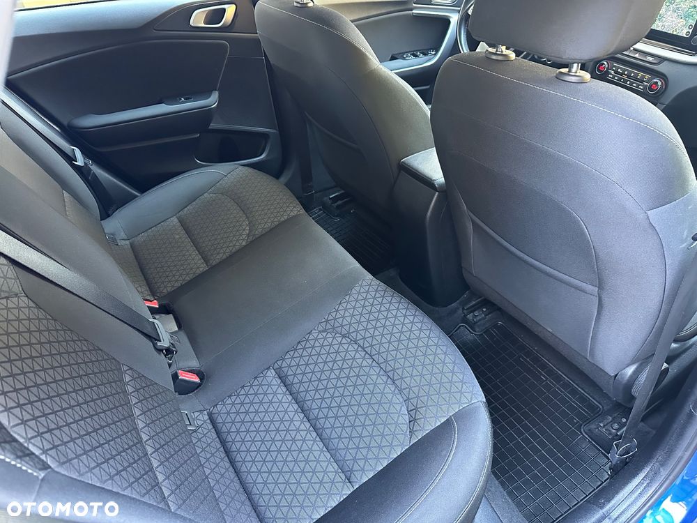 Kia Ceed - 16