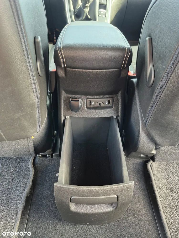Renault Grand Scenic - 25