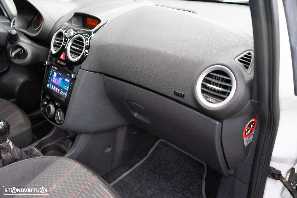 Opel Corsa 1.2 Go! FlexFuel - 38