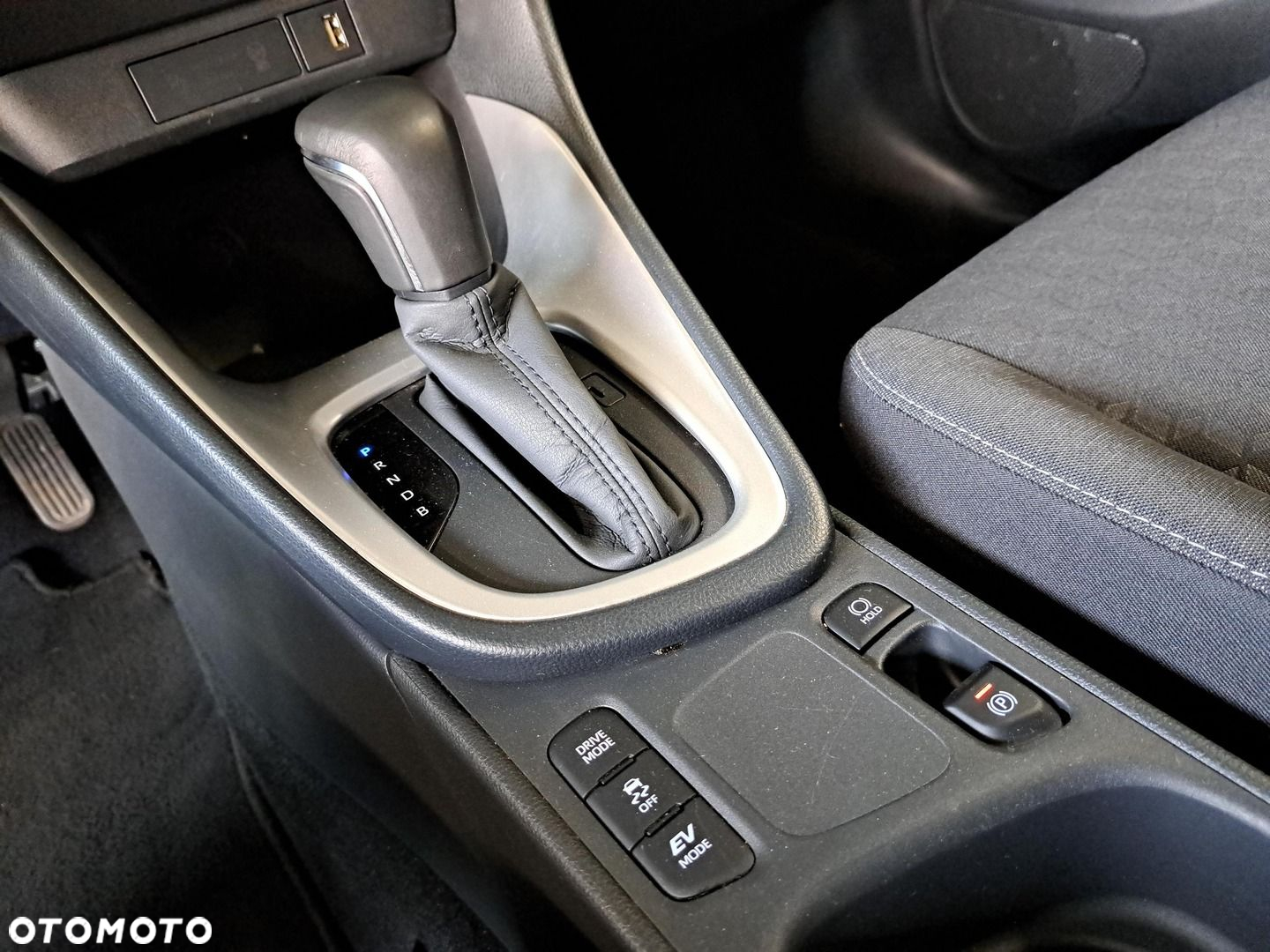 Toyota Yaris - 25