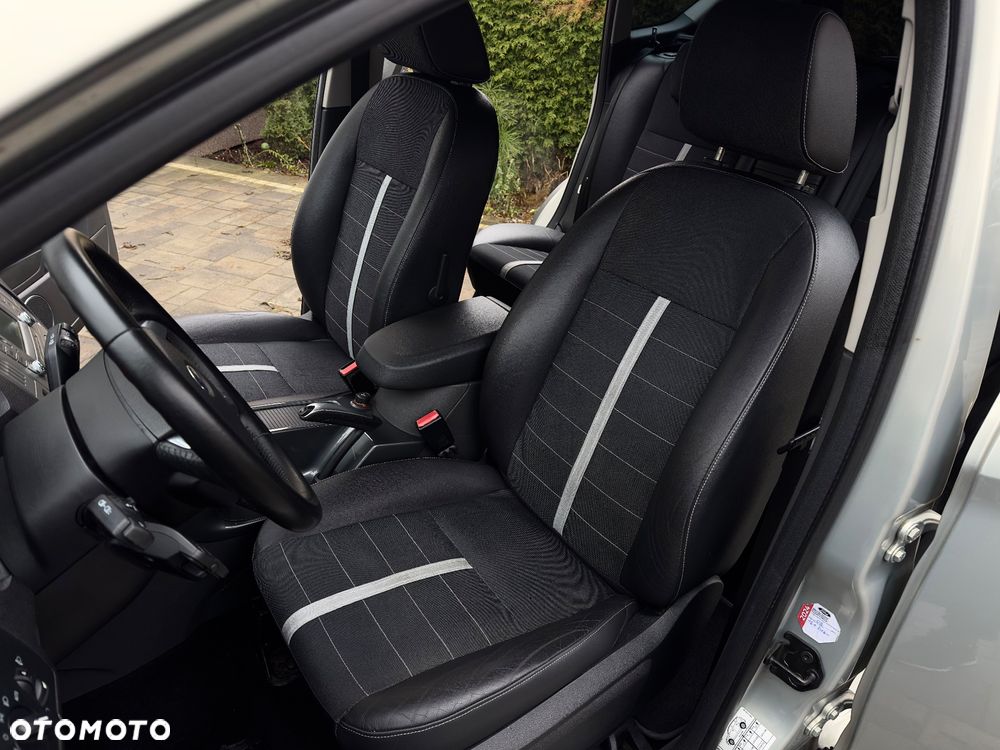 Ford Kuga 2.0 TDCi 2x4 Titanium - 19