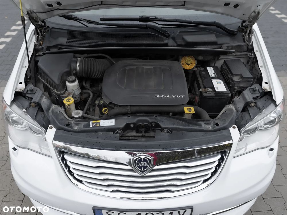 Lancia Voyager 3.6 Platinum - 37