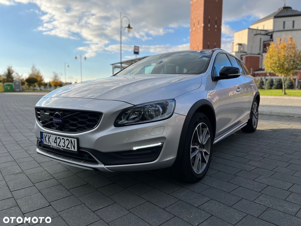 Volvo V60 Cross Country 2018 photo 2