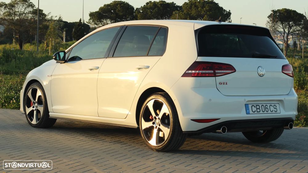 VW Golf GTI Performance BlueMotion DSG - 14