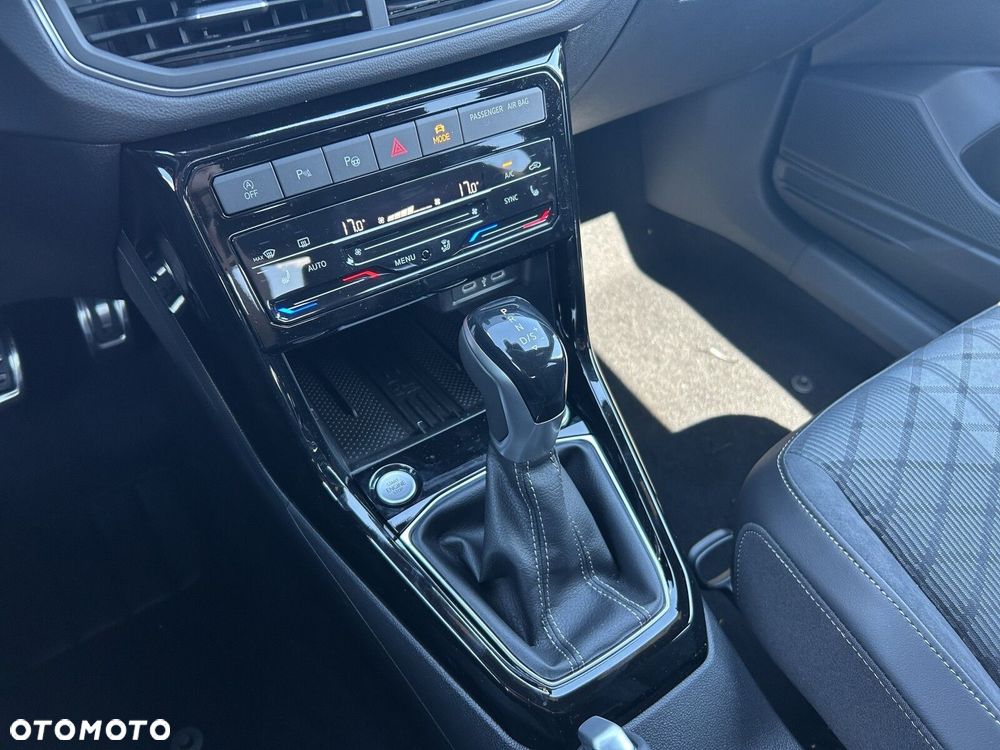 Volkswagen T-Cross - 25
