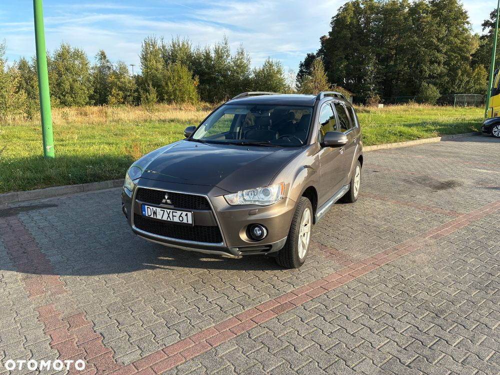Mitsubishi Outlander - 1