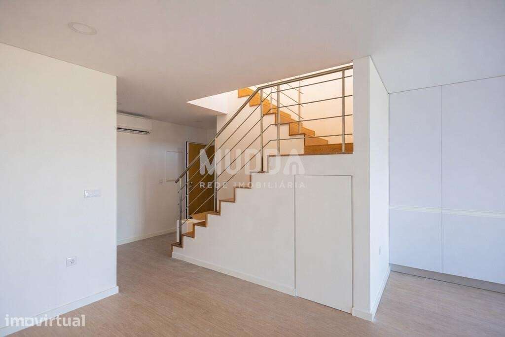 Apartamento T2 Duplex com terraço em Esgueira - Aveiro - Grande imagem: 2/23