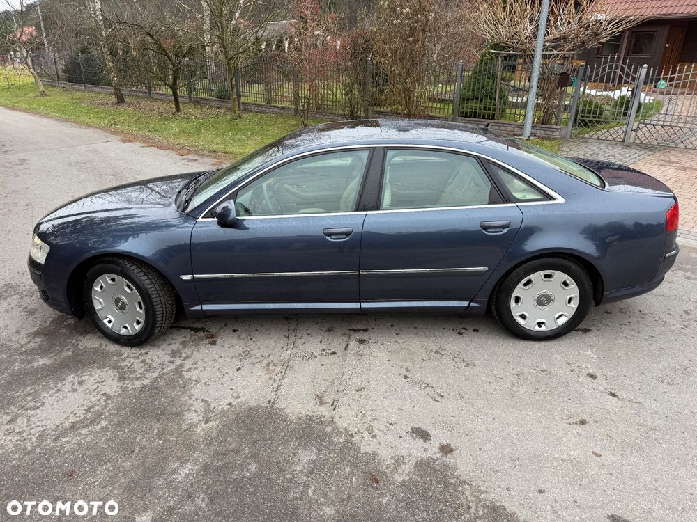 Audi A8 4.2 Quattro - 6