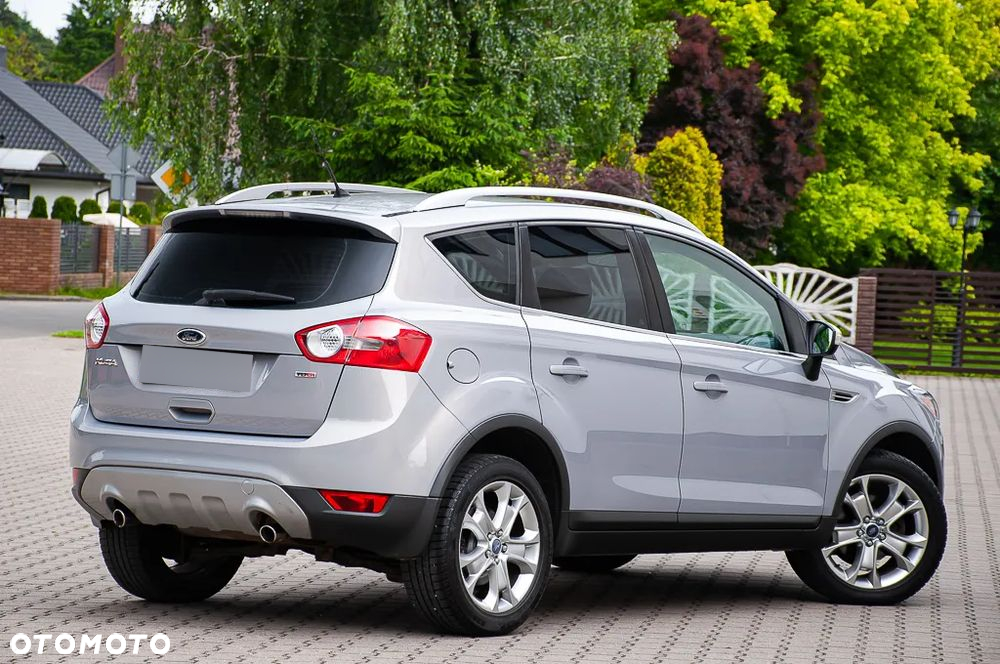 Ford Kuga 2.0 TDCi 2x4 Titanium - 37