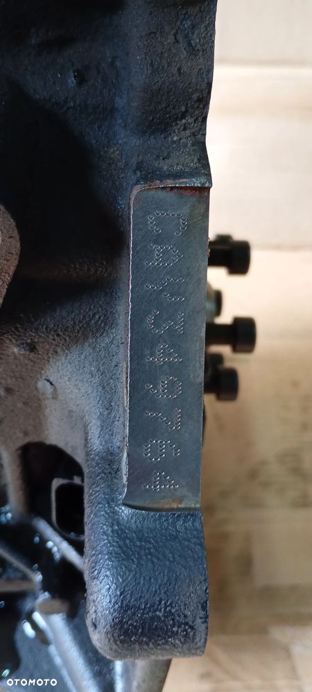 Silnik słupek blok silnika VW Audi Skoda Seat 1.6 TDI CAY - 7