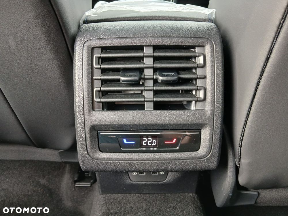 Volkswagen Golf 2.0 TSI 4Motion R DSG - 11
