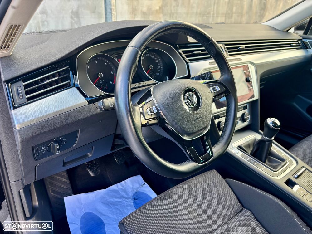 VW Passat Variant 1.6 TDI Highline - 18