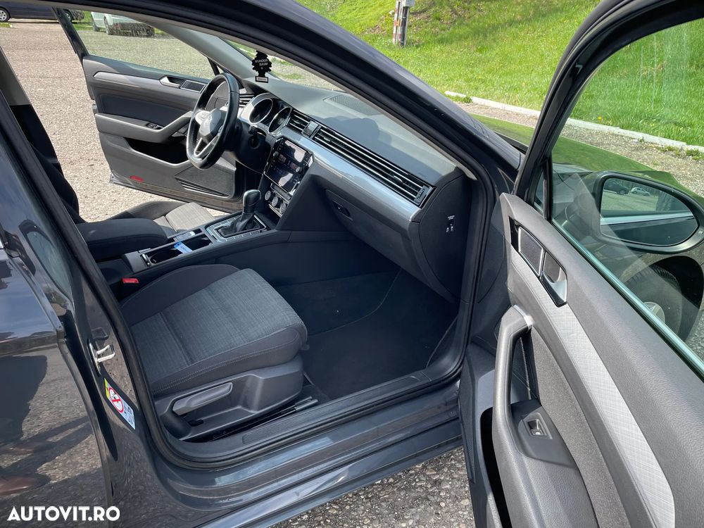 Volkswagen Passat - 11