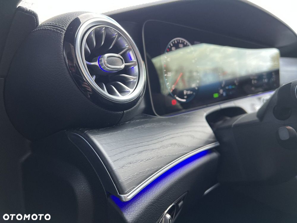 Mercedes-Benz Klasa E - 27