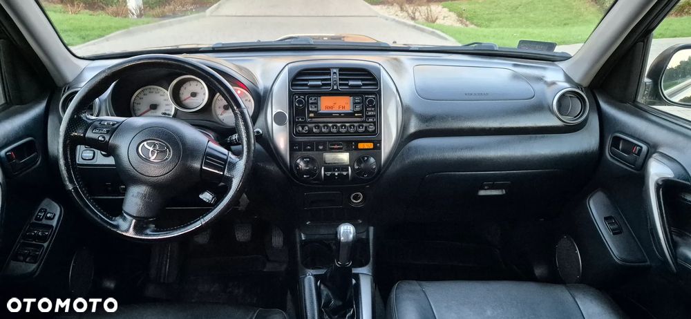 Toyota RAV4 D-4D 4x4 Sol - 3