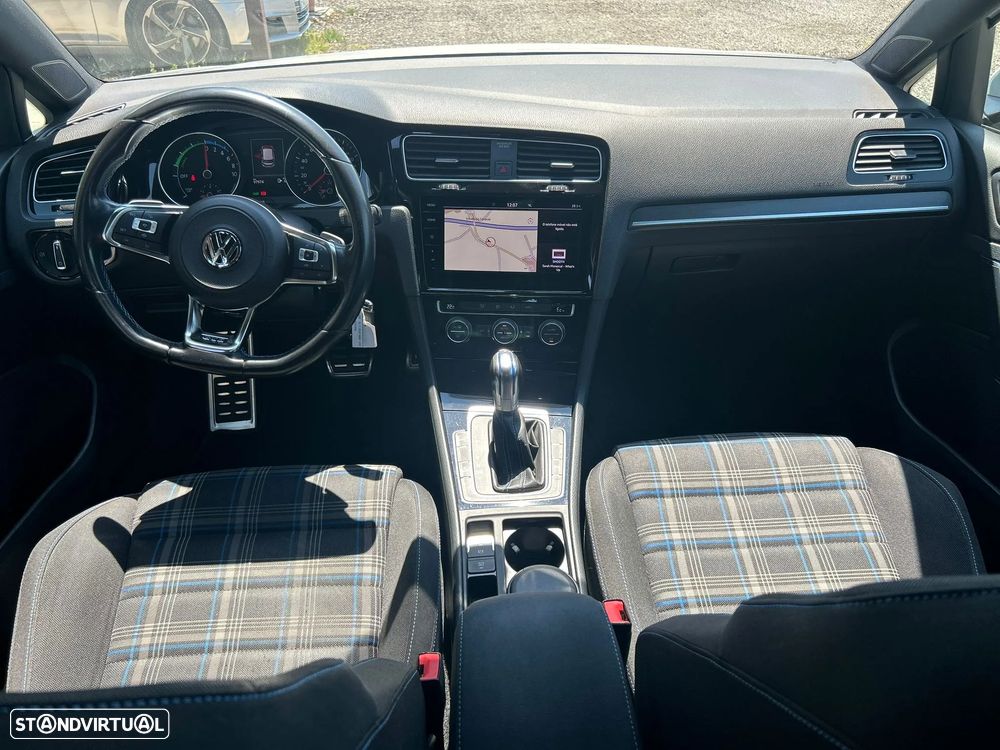 VW Golf - 11