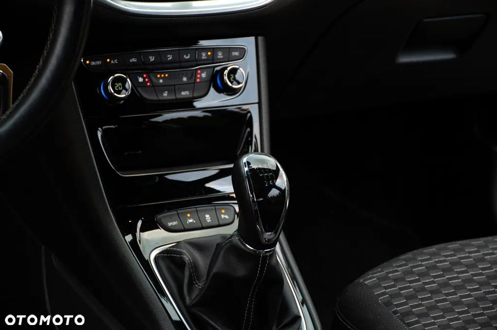 Opel Astra 1.4 Turbo Innovation - 37