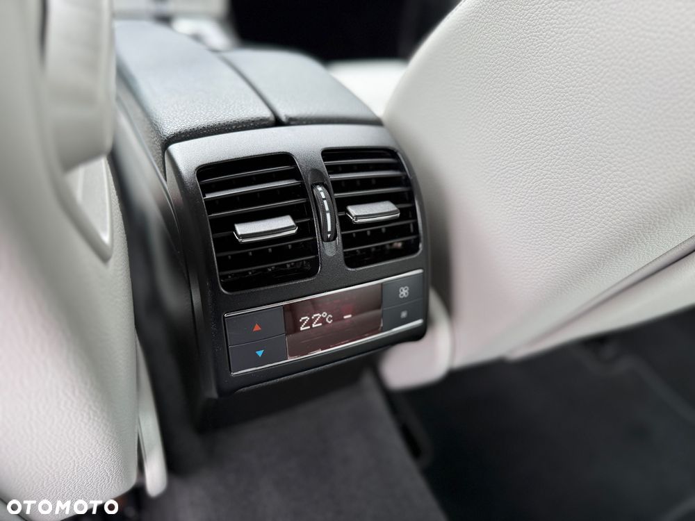Mercedes-Benz Klasa C 180 CGI BlueEff Avantgarde - 8