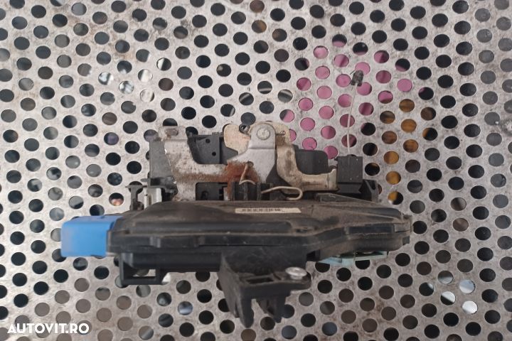 BROASCA DREAPTA FATA 3D1837016 Seat Altea  seria - 2