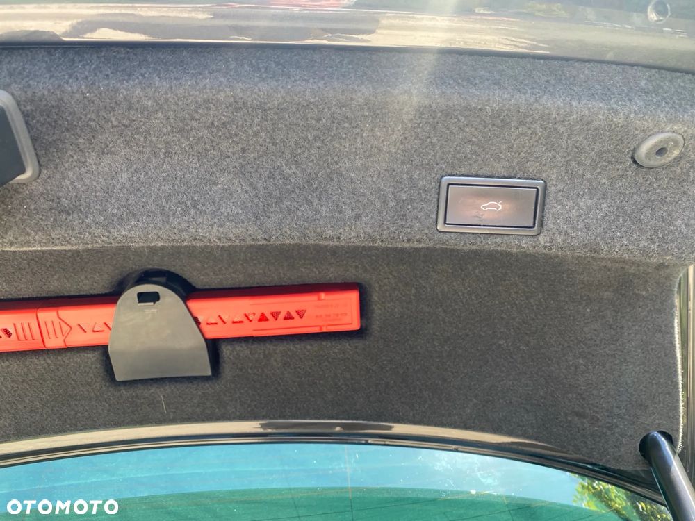 Volkswagen Passat - 12