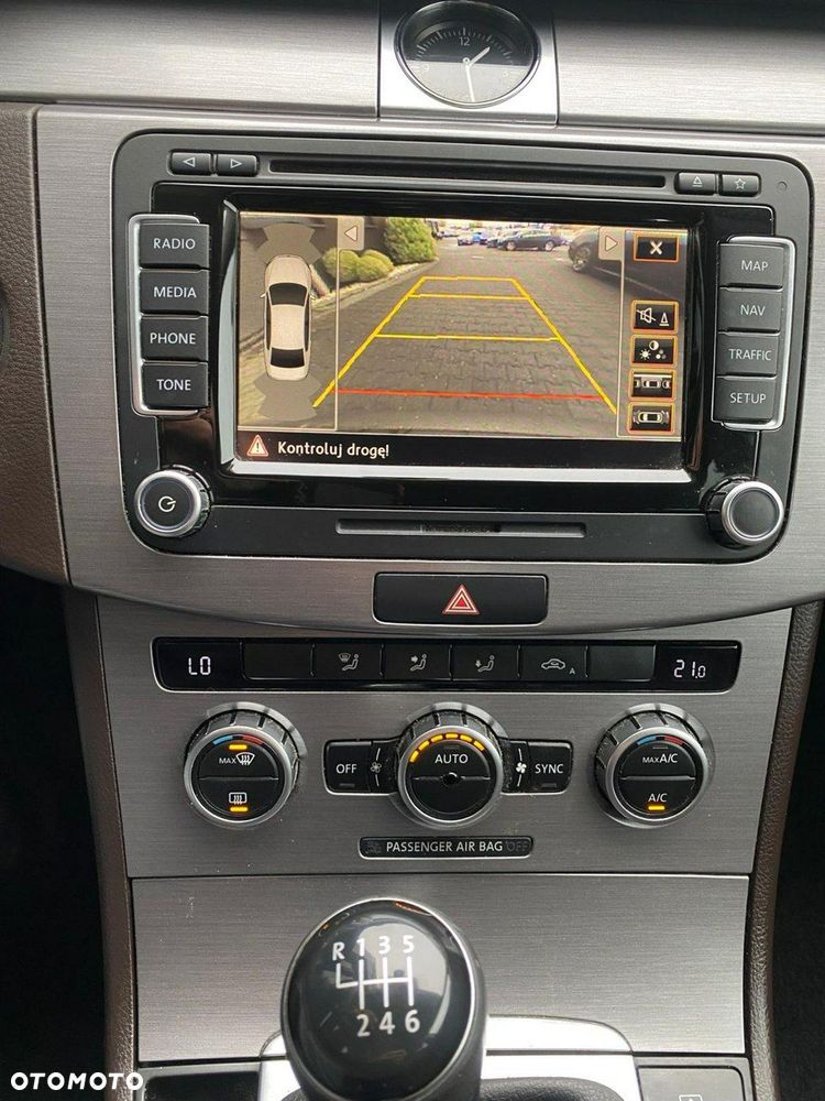 Volkswagen Passat - 13