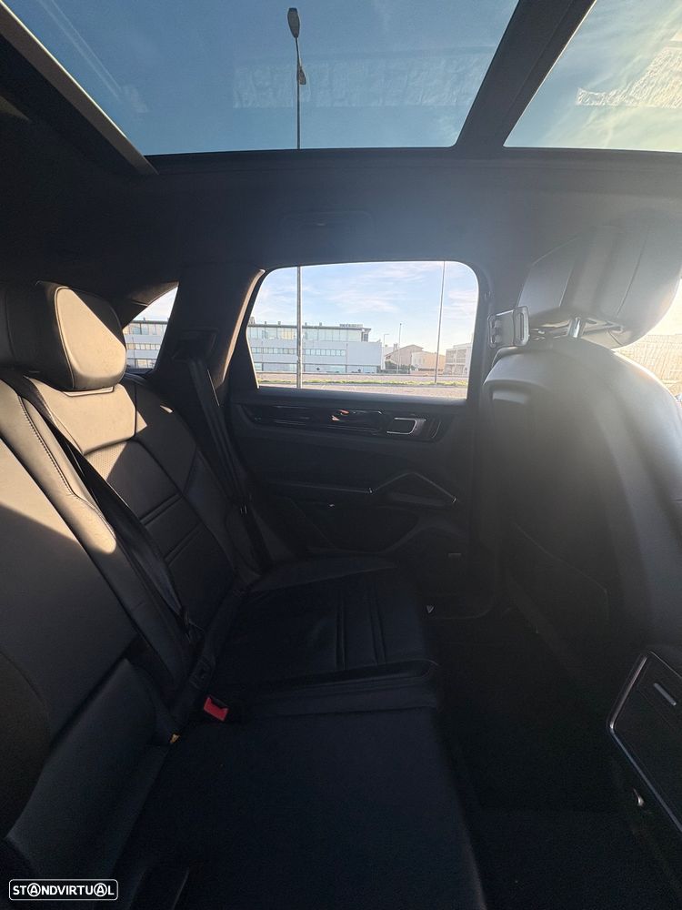 Porsche Cayenne - 7