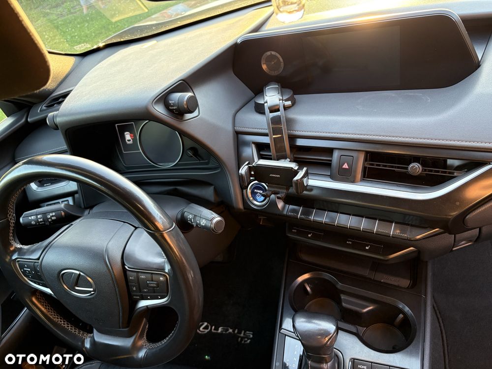 Lexus UX - 6