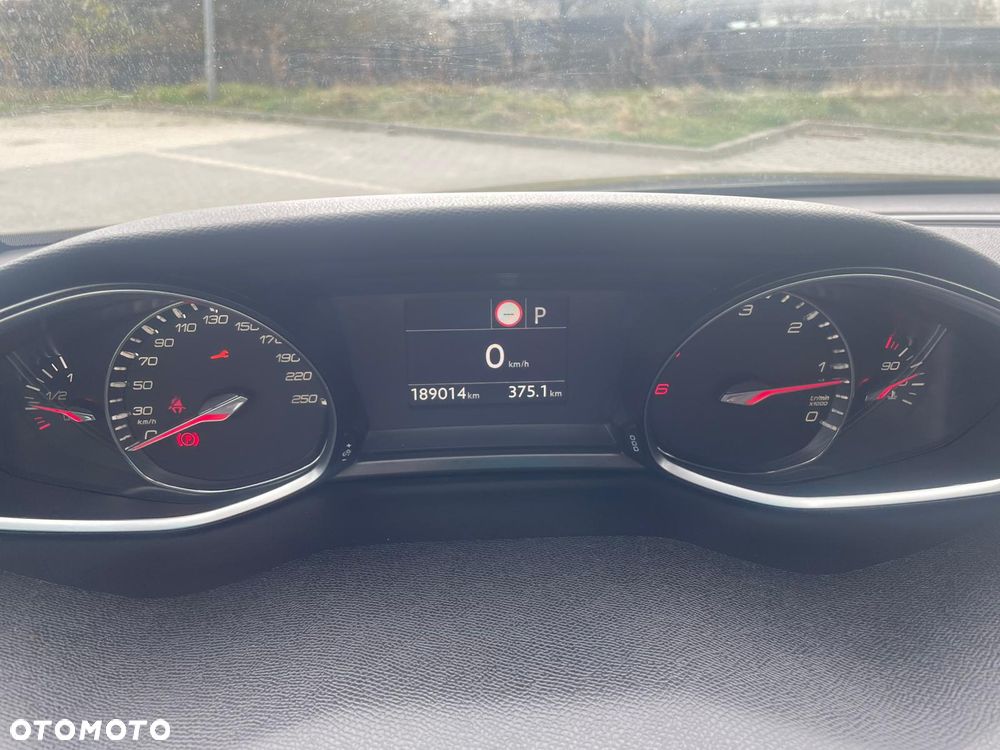 Peugeot 308 BlueHDi 150 Automatik Stop & Start Allure - 12