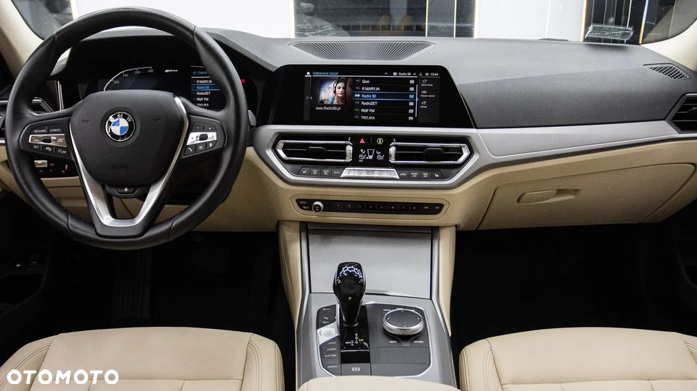 BMW Seria 3 330e Sport - 16