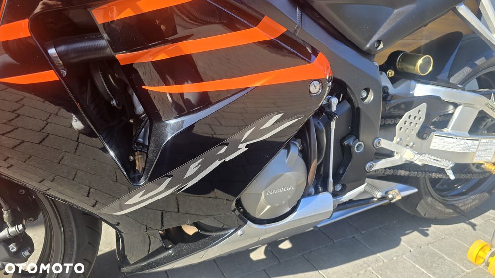 Honda CBR - 13