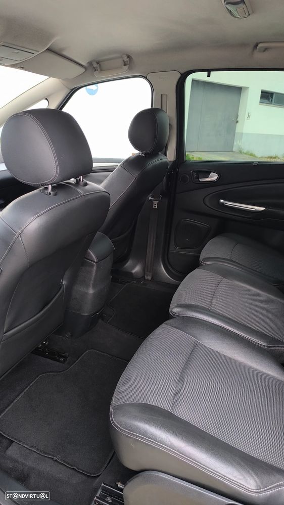 Ford S-Max 1.8 TDCi Titanium 7L - 35