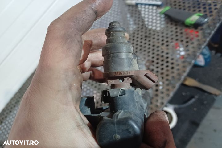 Rampa injectoare 1.4 AQW  047133321 047133319 Skoda Fabia 6Y [1999 - - 5