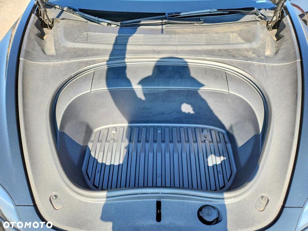 Tesla Model 3 Langstreckenbatterie Allradantrieb Dual Motor - 10