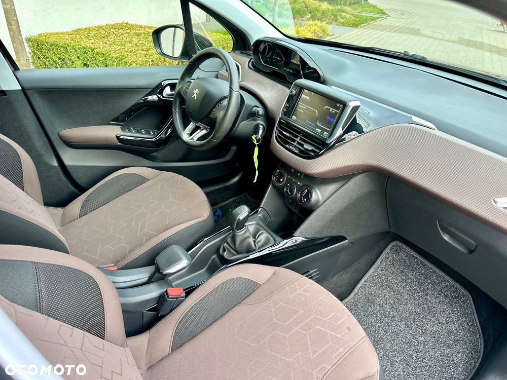 Peugeot 2008 PureTech 82 Allure - 25