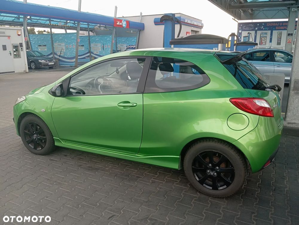 Mazda 2 - 10