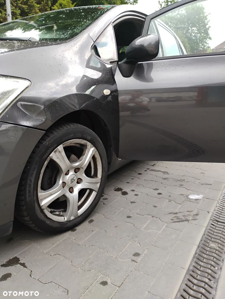 Toyota Auris 1.4 D-4D Luna - 4