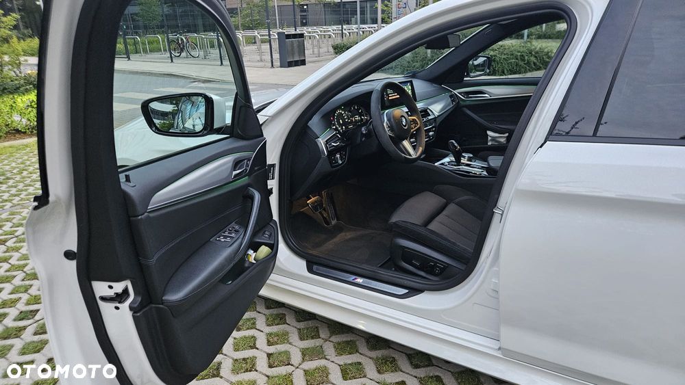 BMW Seria 5 525d M Sport sport - 7