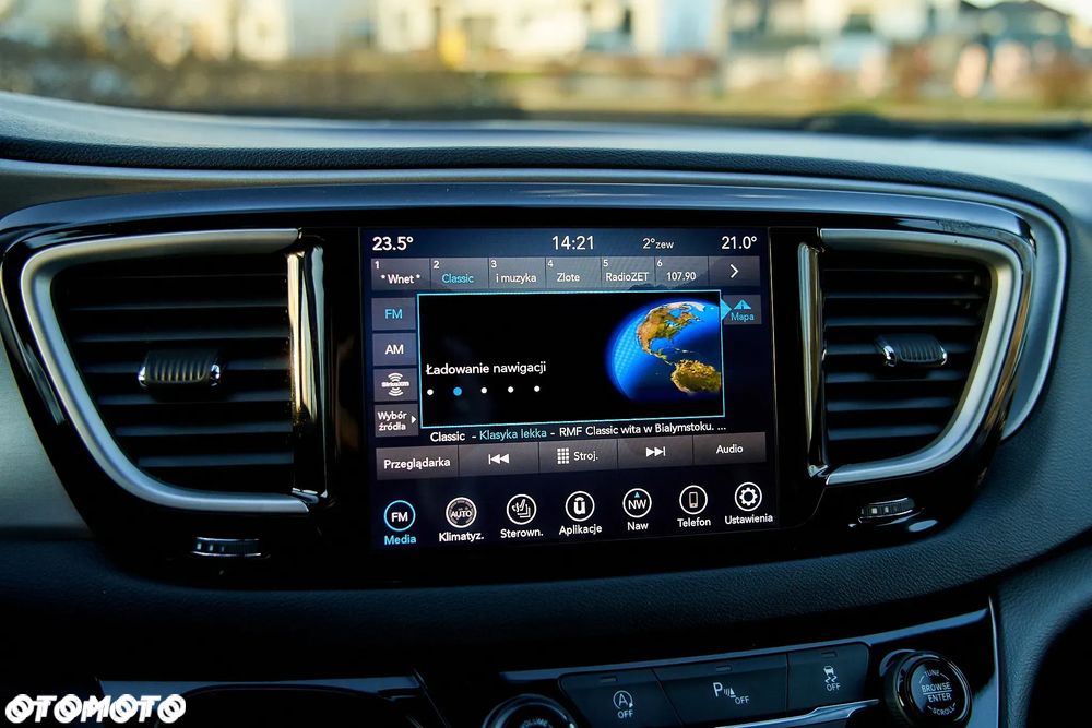 Chrysler Pacifica - 16