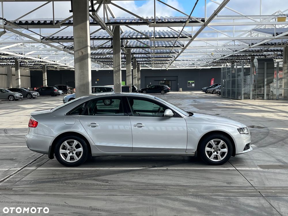 Audi A4 Limousine - 4