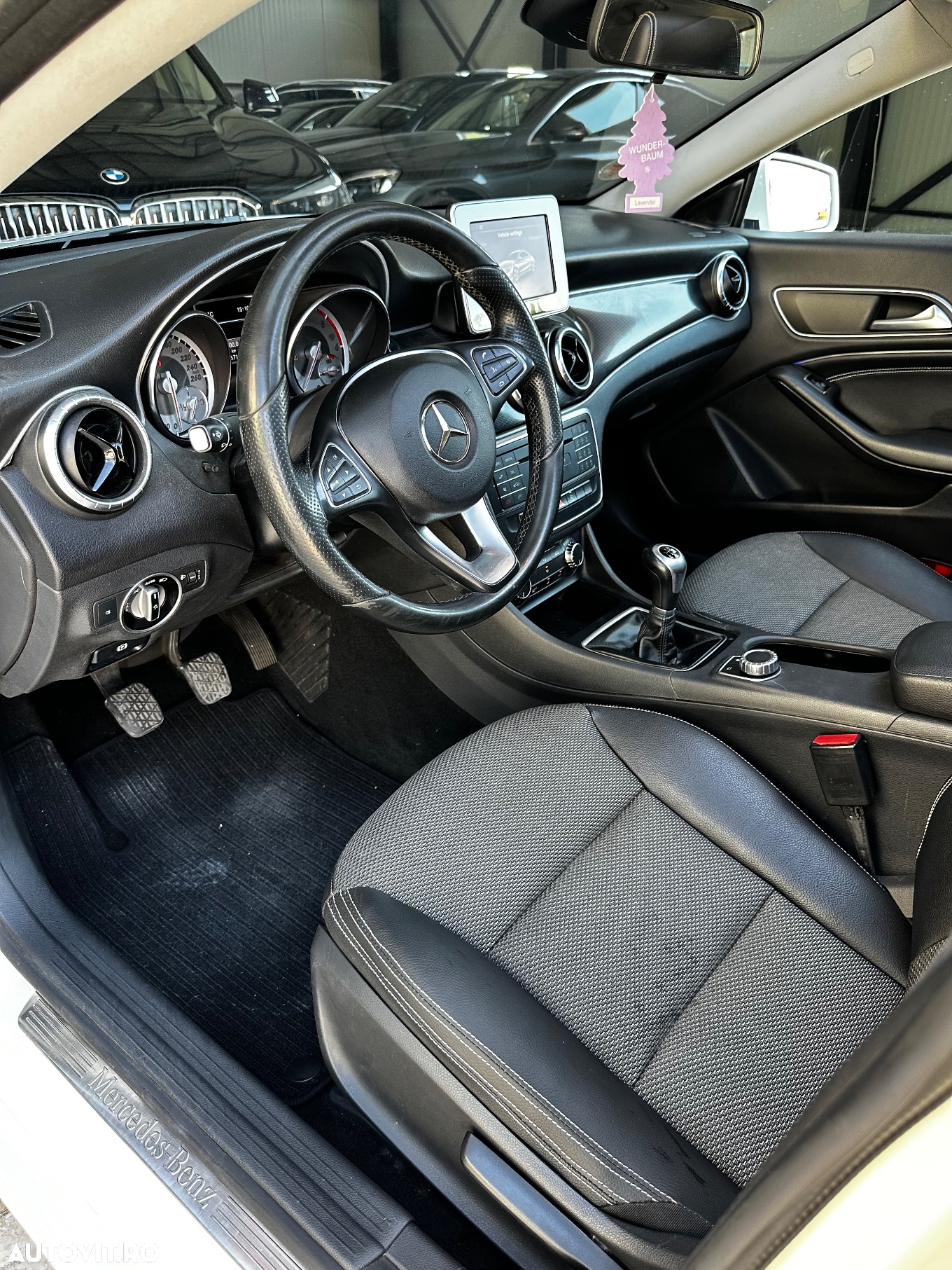 Mercedes-Benz CLA 200 d - 13