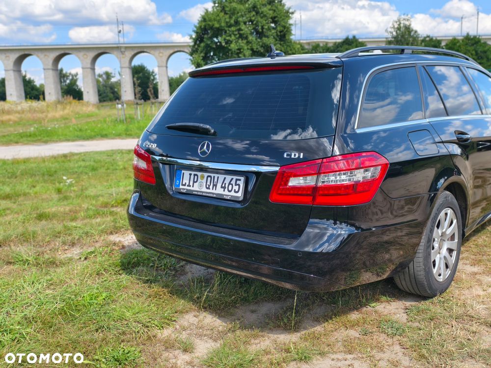Mercedes-Benz Klasa E 220 T CDI DPF BlueEFFICIENCY 7G-TRONIC Elegance - 6